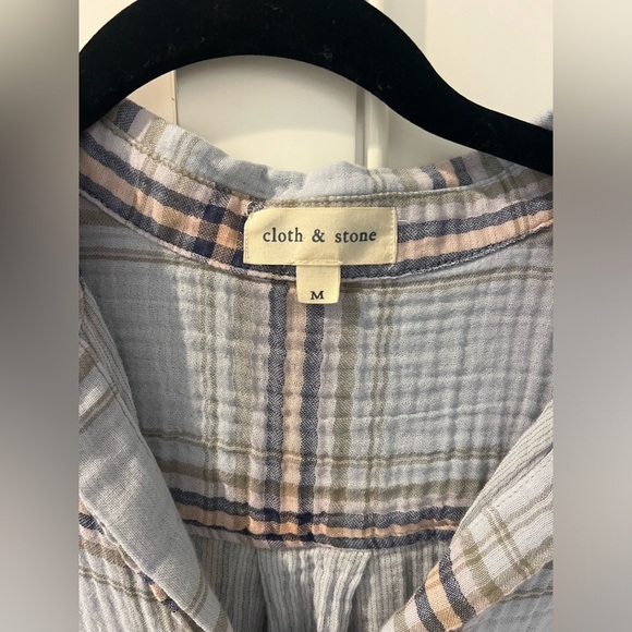 Cloth & Stone Sleeveless Button Down Shirt - Picture 4 of 4